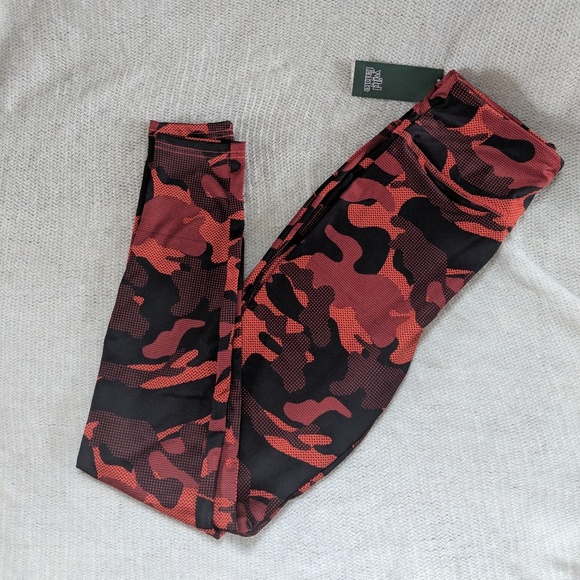 Wild Fable red camo print highrise leggings - Picture 1 of 5